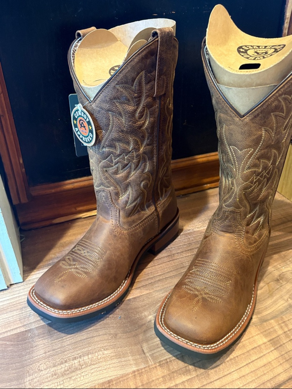 Laredo Women's Anita Distressed Tan Square Toe Cowgirl Boots, woman’s size 7